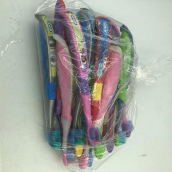 OralB Kids Tooth brushes-Disney Characters-Mixed - Picture 3 of 3